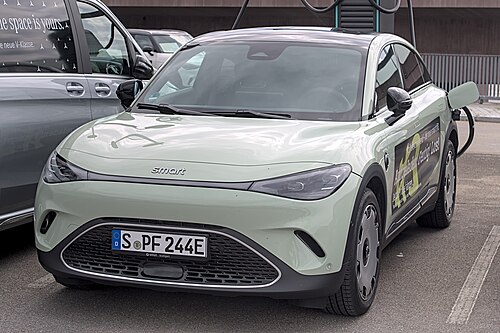 Transportasi Publik Lebih Mendesak dari Mobil Listrik.