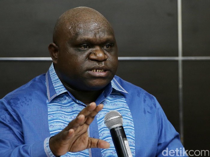 Menteri HAM Natalius Pigai Terkait Gelar Pahlawan Terhadap Soeharto : "Saya No Komen"