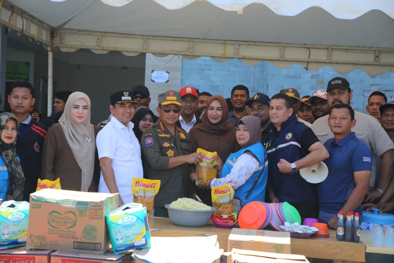 Menteri Dalam Negeri (Mendagri) Muhammad Tito Karnavian meninjau lokasi bencana banjir di Kota Lhokseumawe.