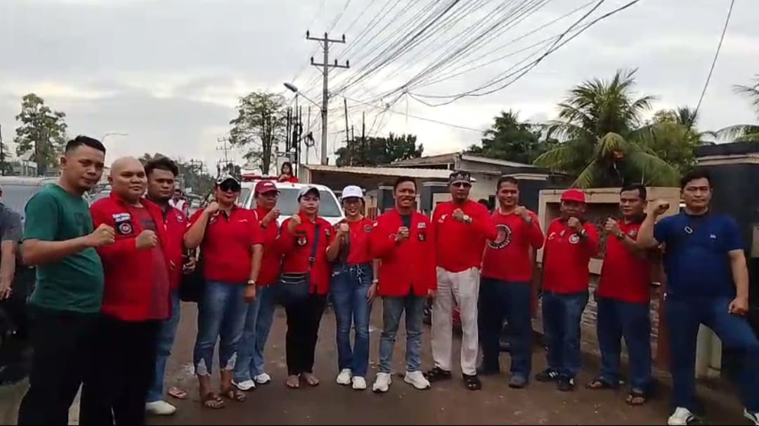 Toleransi di bulan Ramadhan, Pemuda Batak Bersatu Jambi Berbagi Takjil.
