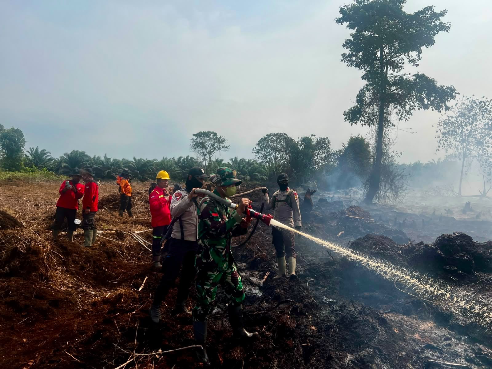 Polda Jambi dan Sinergi Lintas Instansi Intensifkan Patroli serta Pendinginan Cegah Karhutla.